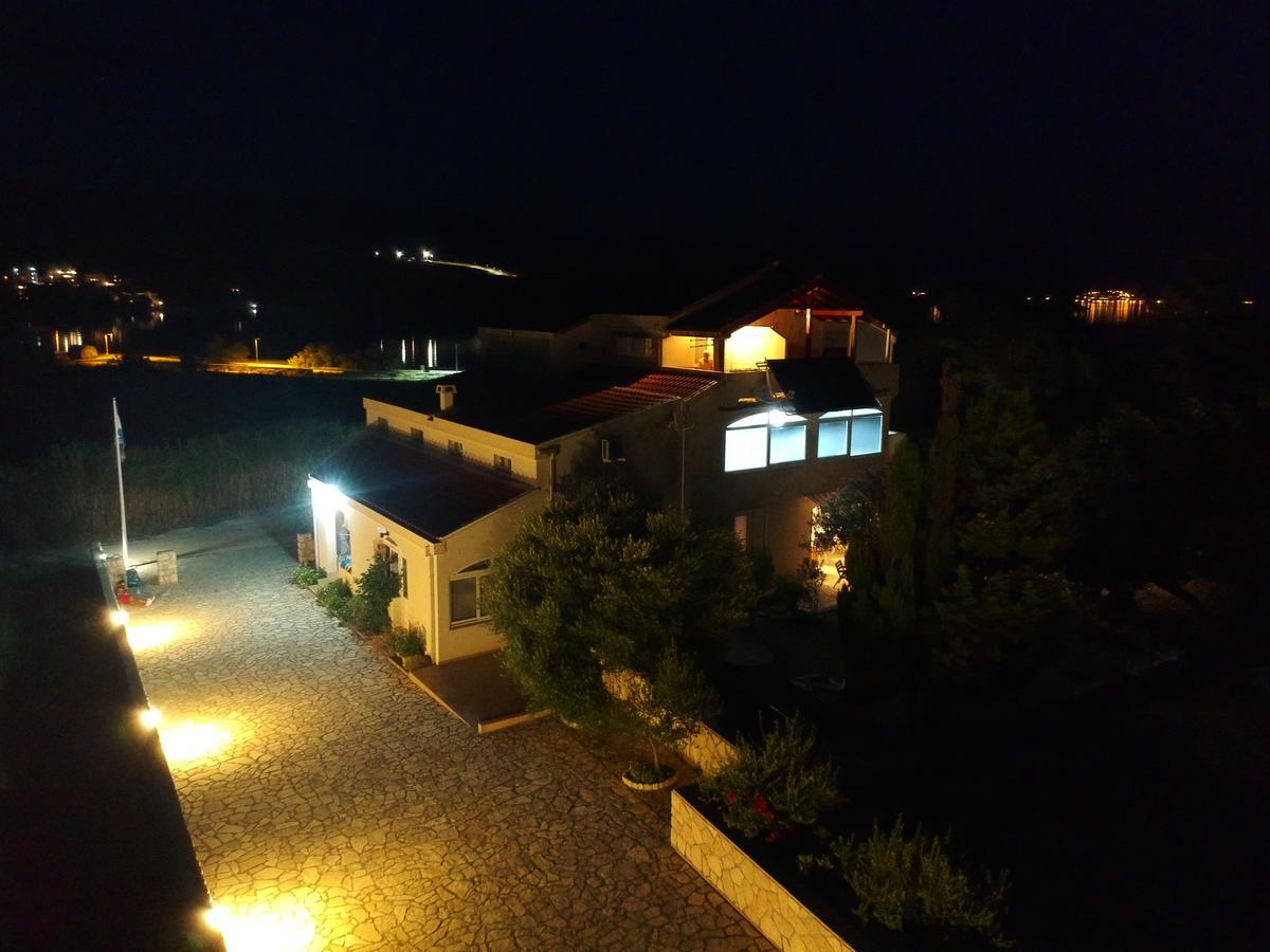 Apartments Dinko Новаля Екстер'єр фото