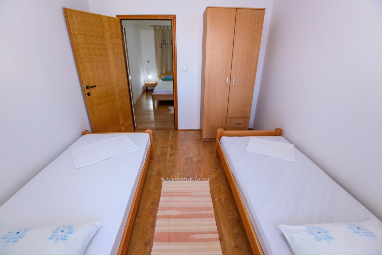 Apartments Dinko Новаля Екстер'єр фото
