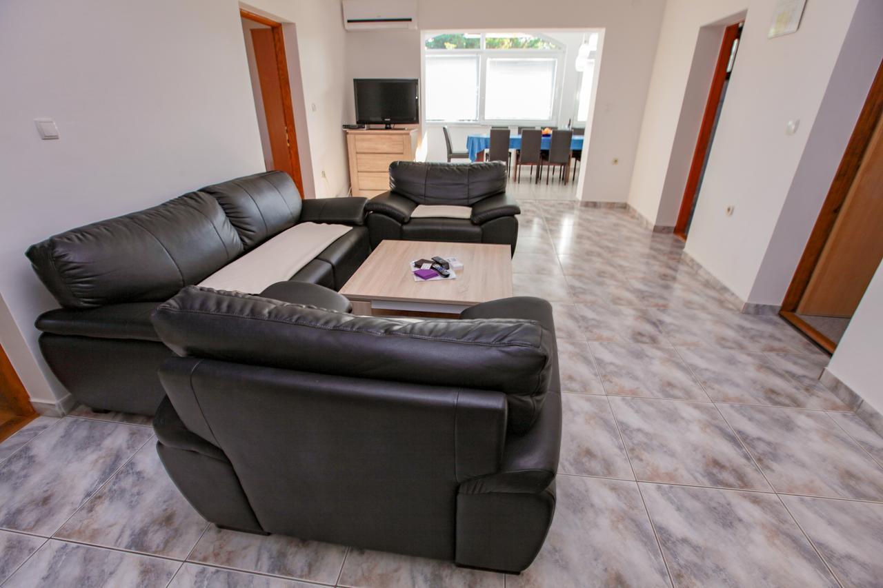 Apartments Dinko Новаля Екстер'єр фото